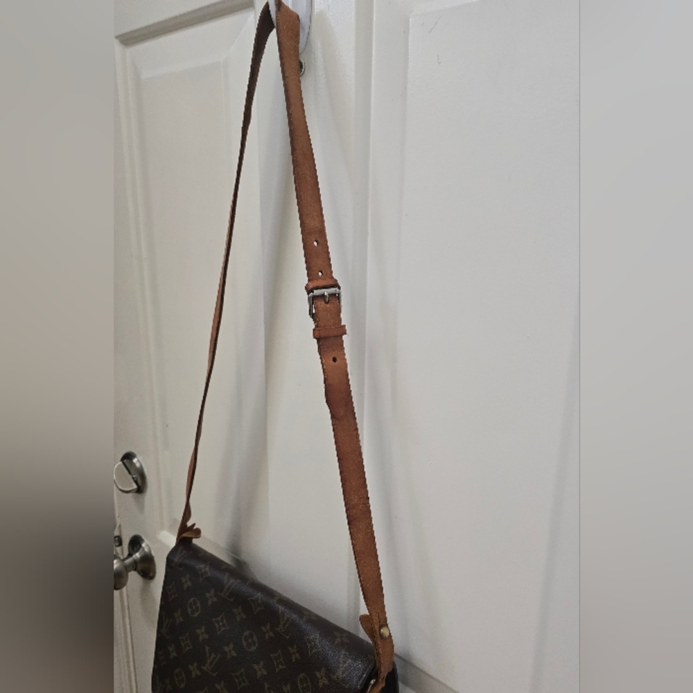 LV Cartoucherie Stylish Monogram Shoulder Bag - Picture 13 of 17
